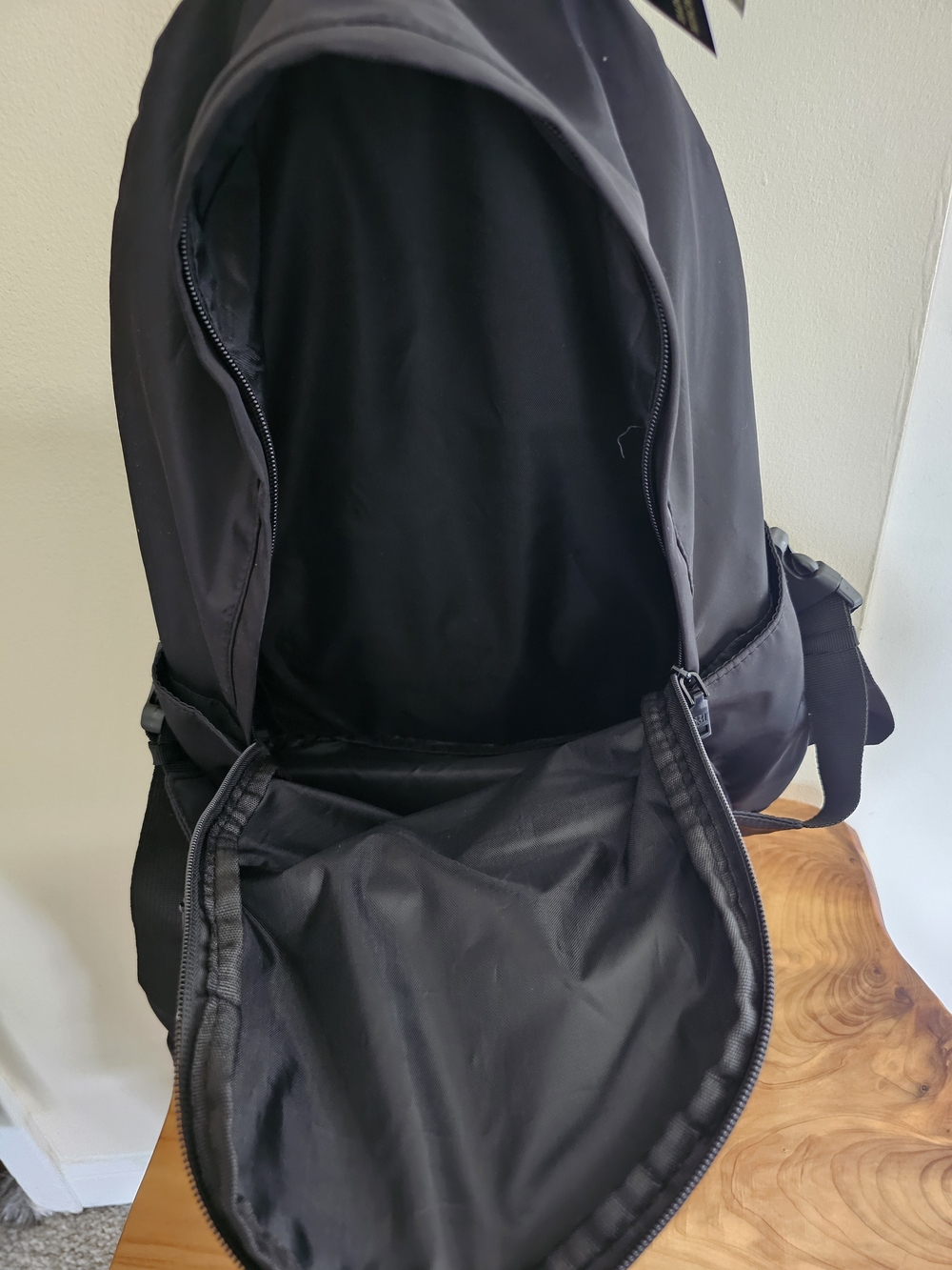Badgley Mischka Black Lightweight Backpack With Detachable Bum Bag - Picture 7 of 8